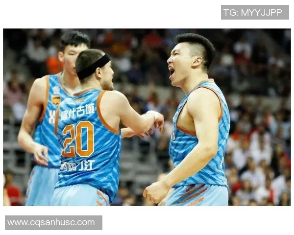 李根：从篮球场的拼搏到人生的蜕变，探索他的奋斗与梦想之路